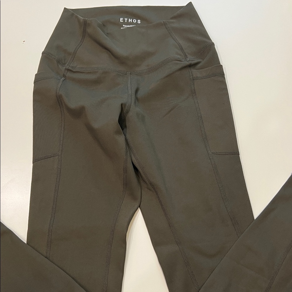 ETHOS Women's Olive Leggings